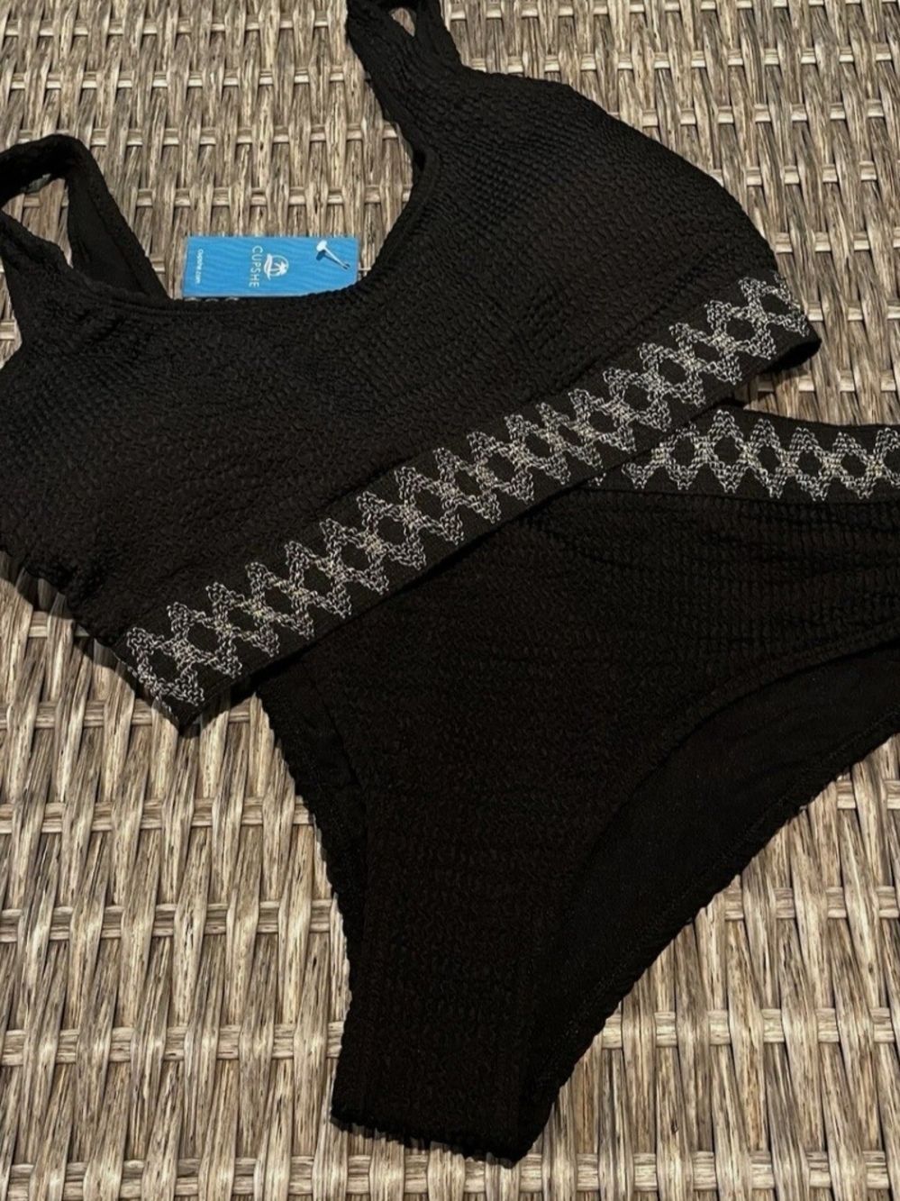 Cupshe Black High-Waist Two-Piece Bikini with Metallic Trim Size Large - Picture 3 of 4